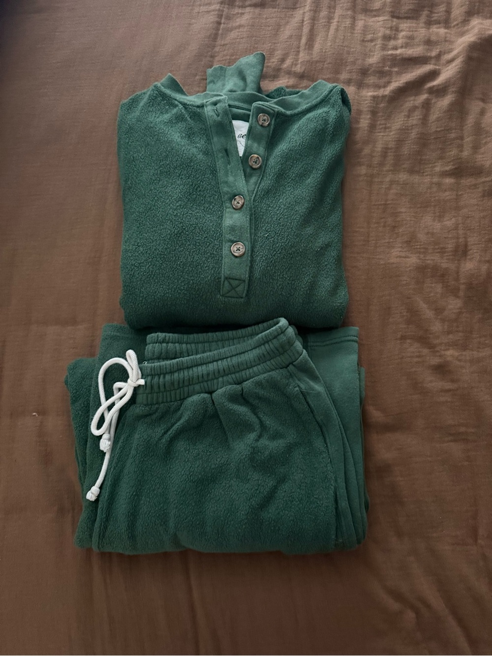 Green Fleece Set - Cozy Button Henley & Drawstring Pants. (L bottoms M top)